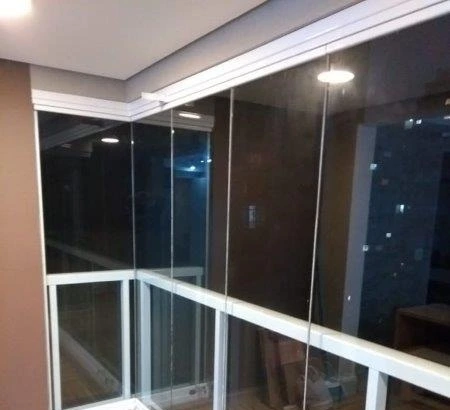 Fachada e sacadas em vidro temperado para Porto Alegre e região